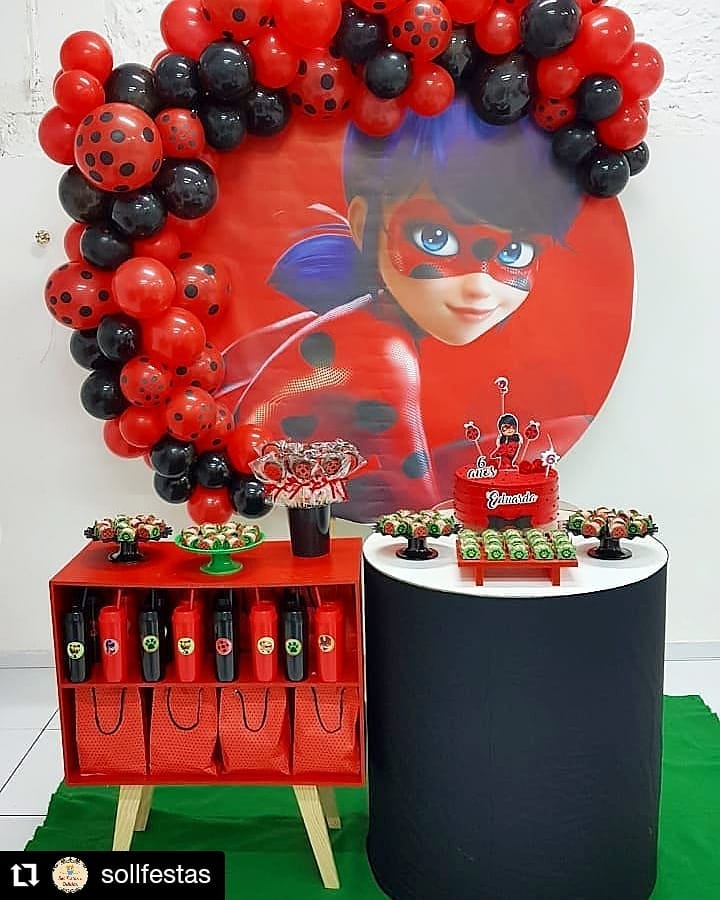 decoracion con globos de ladybug